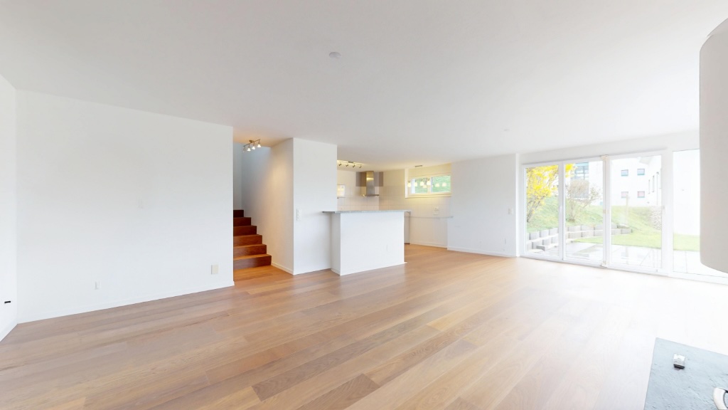 Empty room needing furnishing