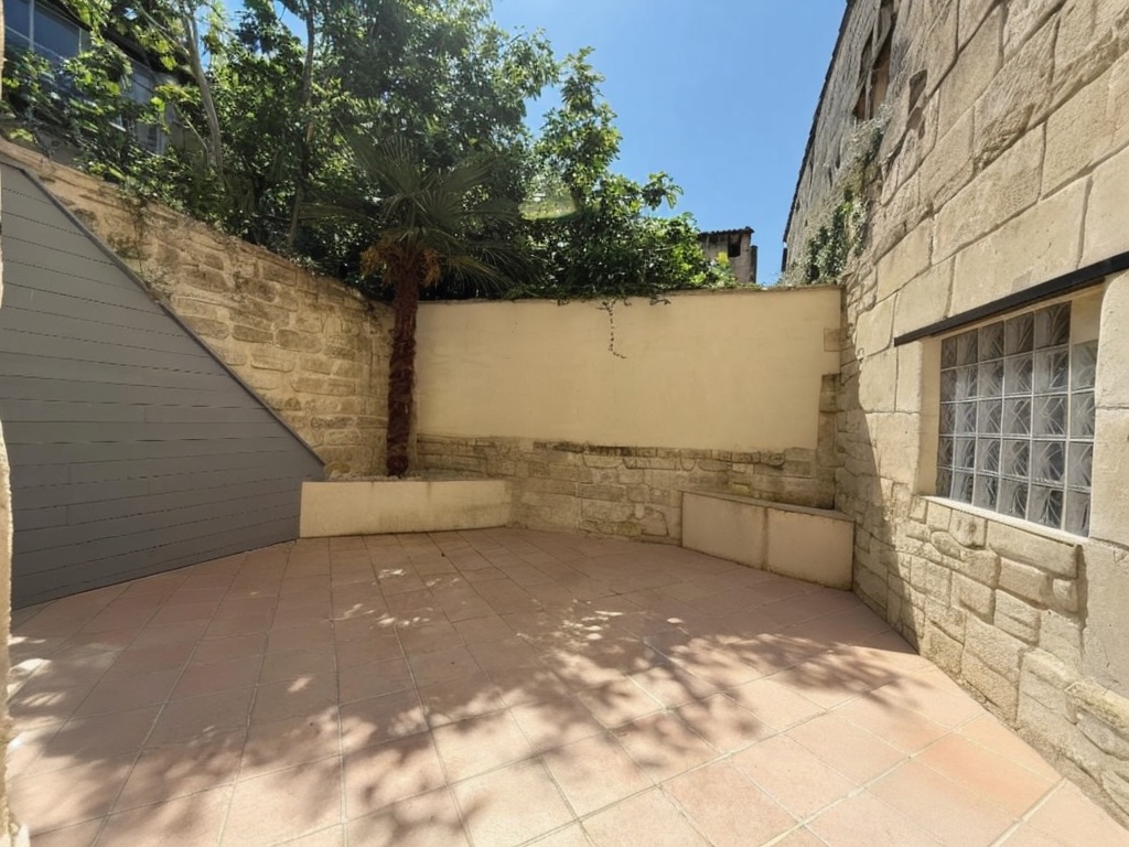 Empty terrace to relaxation area design