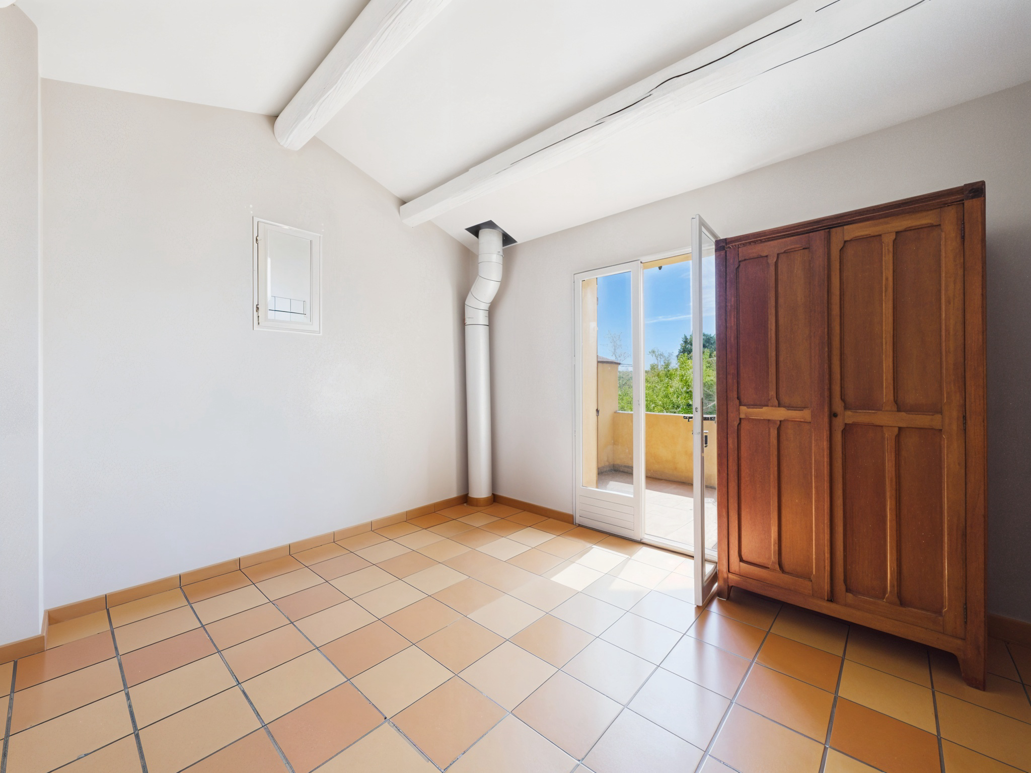 Bedroom decluttering before/after